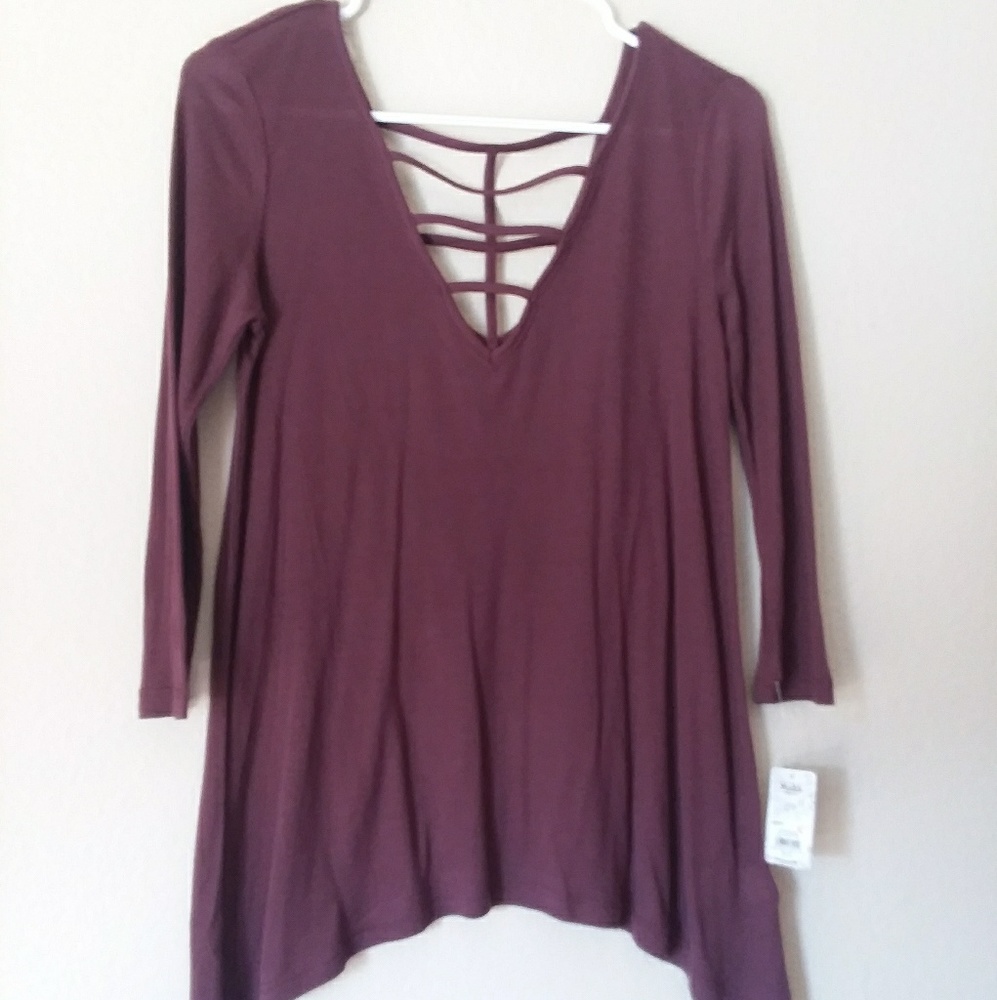 3/4 Sleeve Maroon Cutout Top